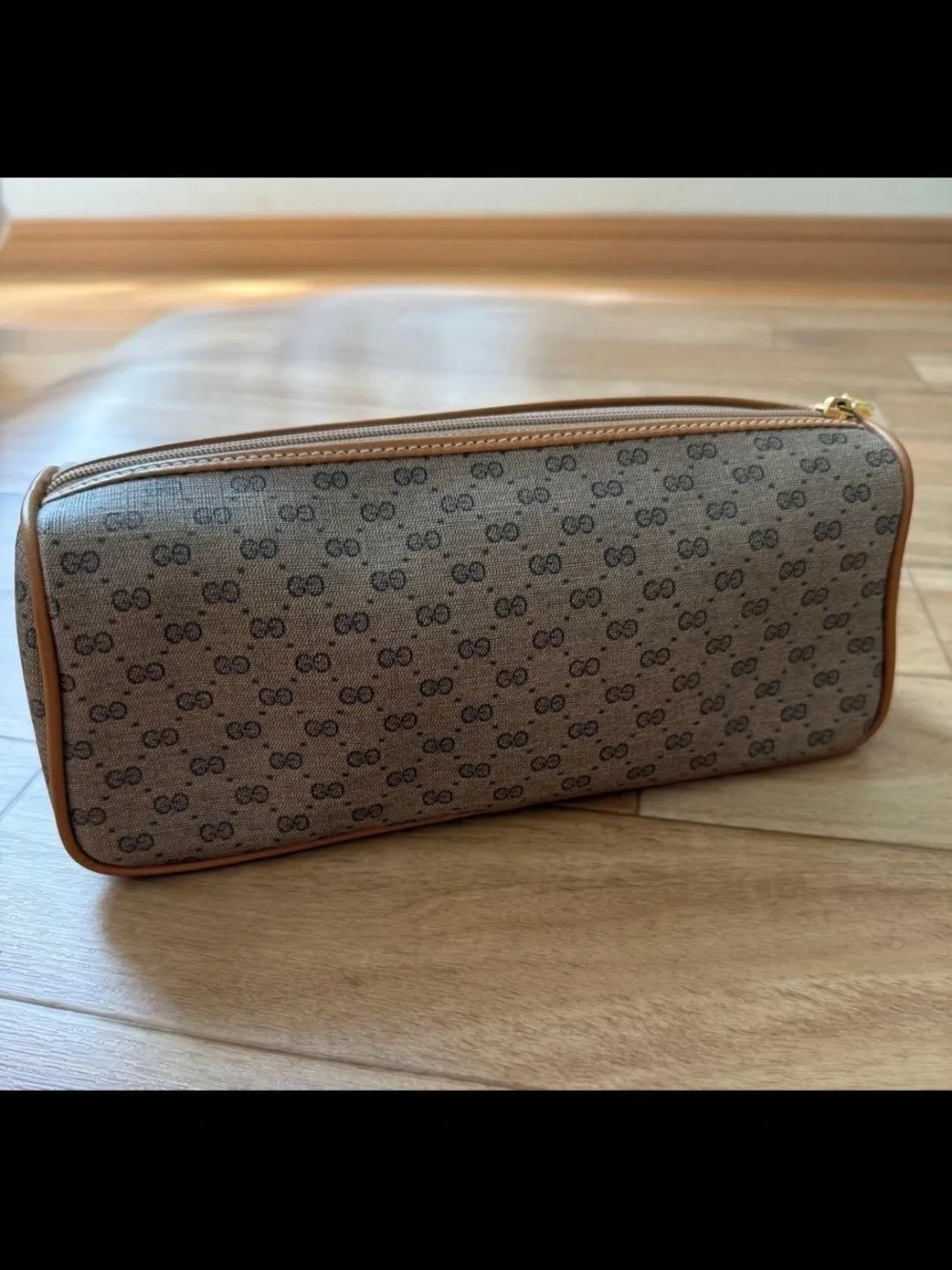 Gucci toiletry case